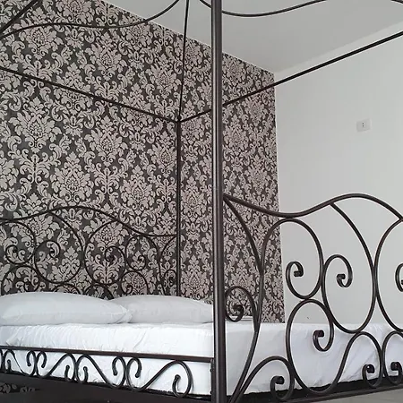 Fly Bed - Milano Malpensa Airport * Кардано-аль-Кампо